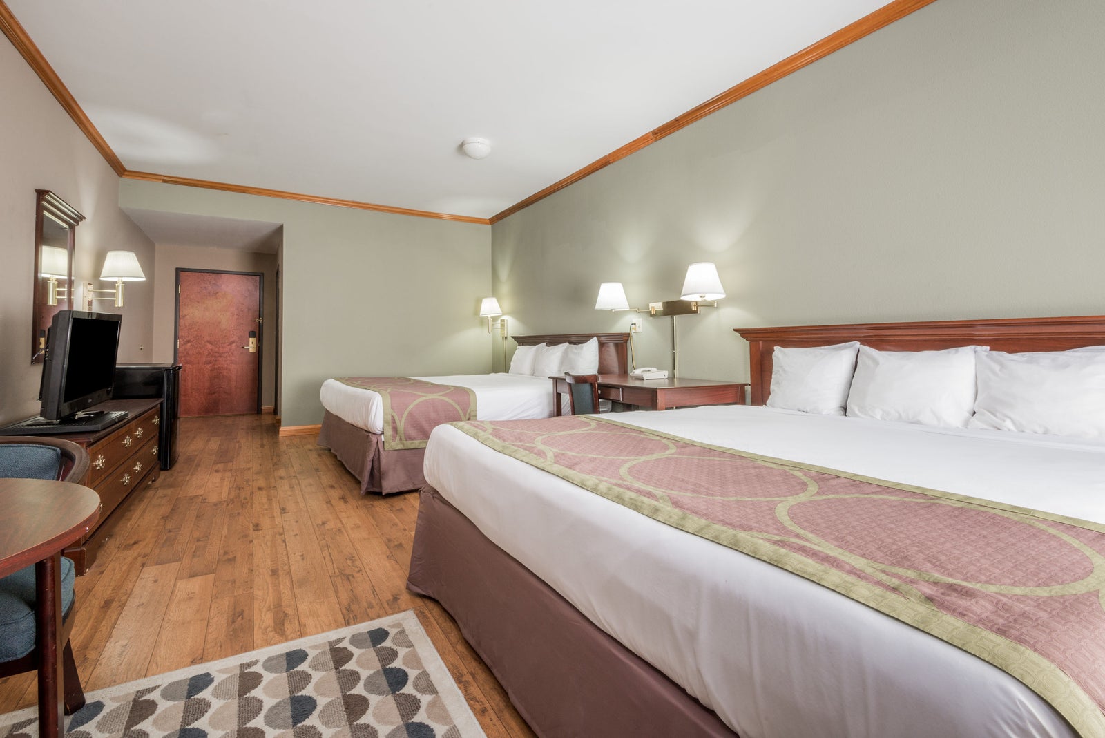 2 King Bed Room