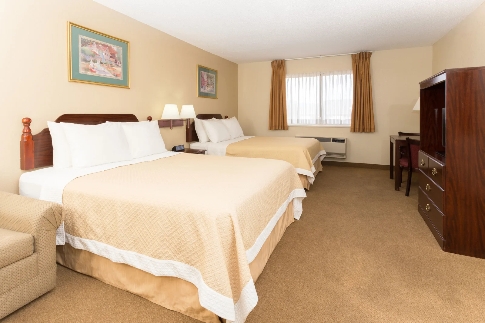 2 Queen Bed Room