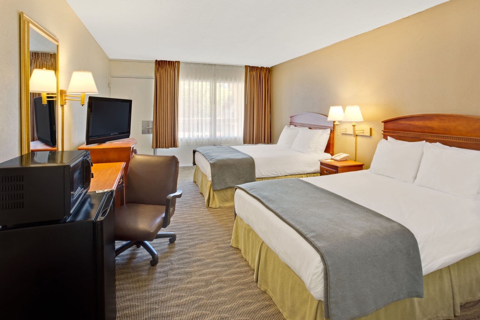 Guest Room With 2 Beds