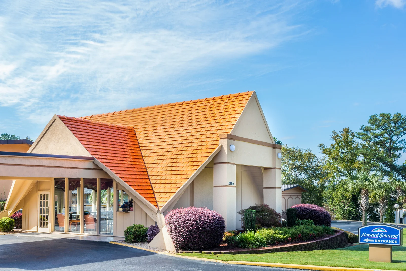 Welcome to the Howard Johnson Inn Athens