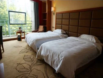 Twin Bedroom