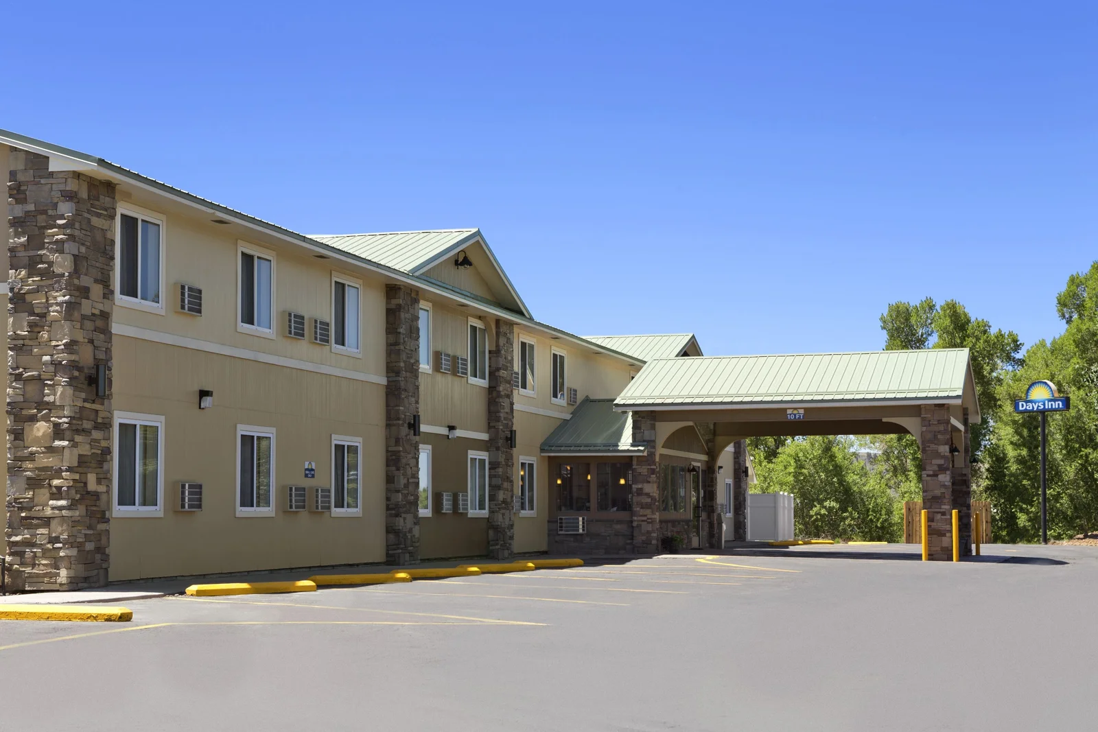 Welcome to the Days Inn and Suites Gunnison