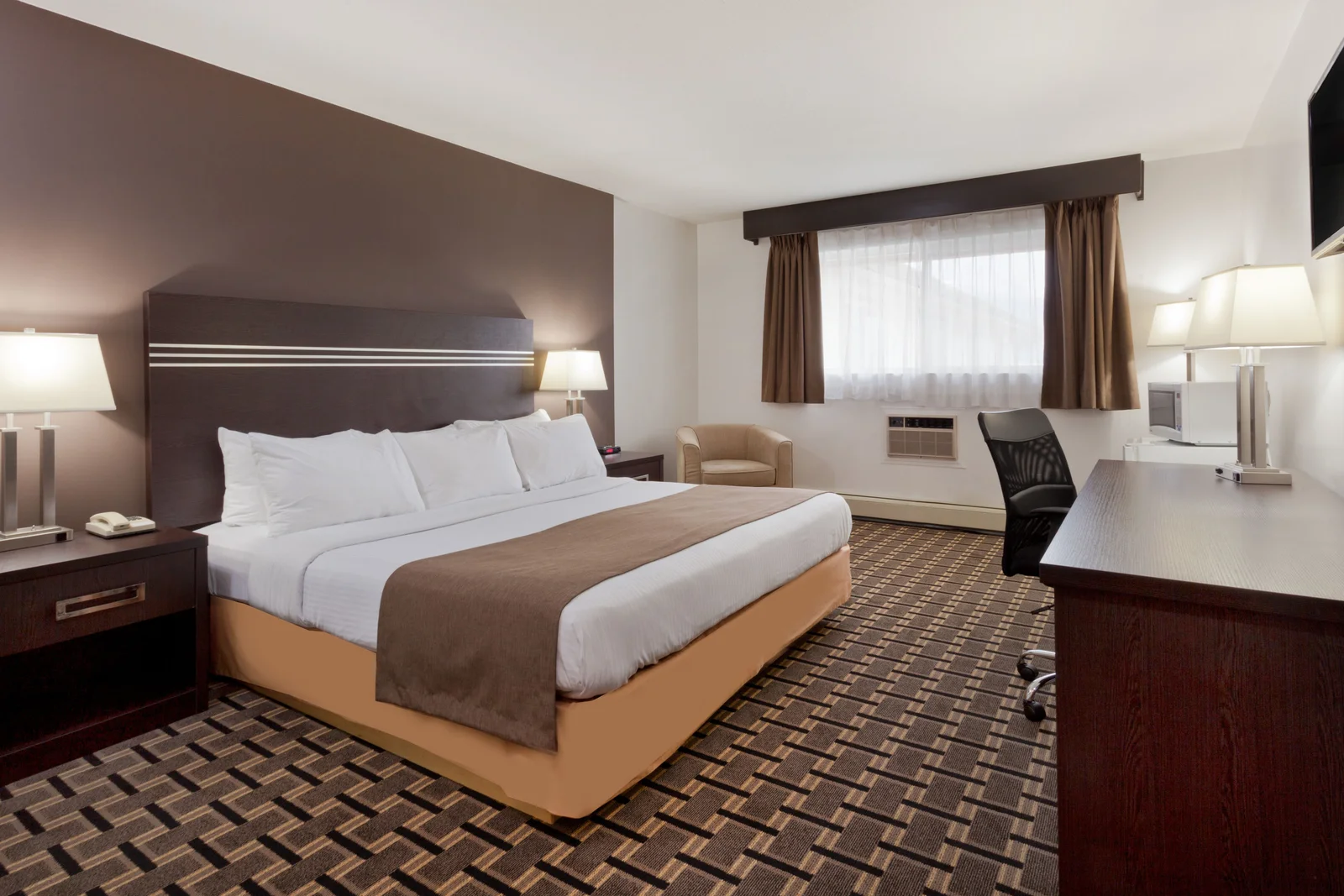 1 King Bed Room