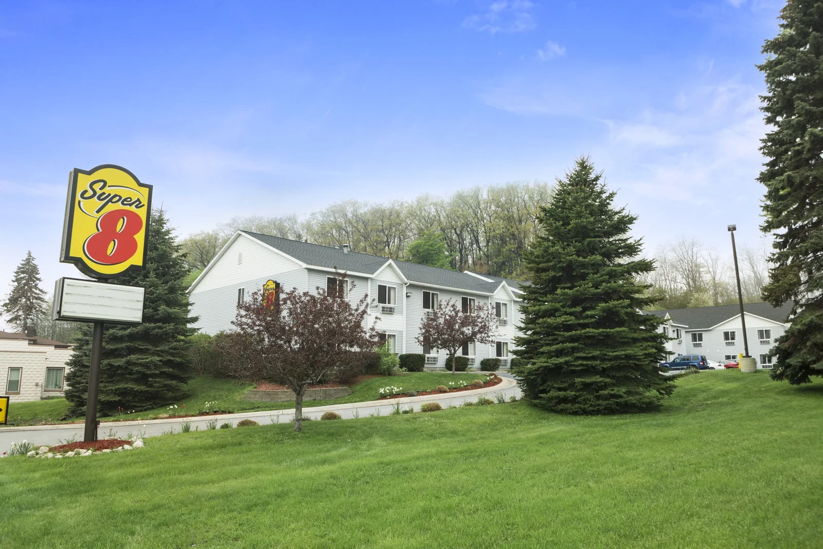 Welcome to the Super 8 Manistee