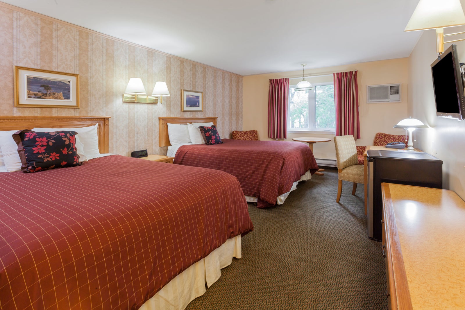 2 Double Bed Room