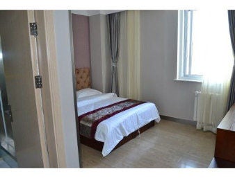 1 King Bed Room