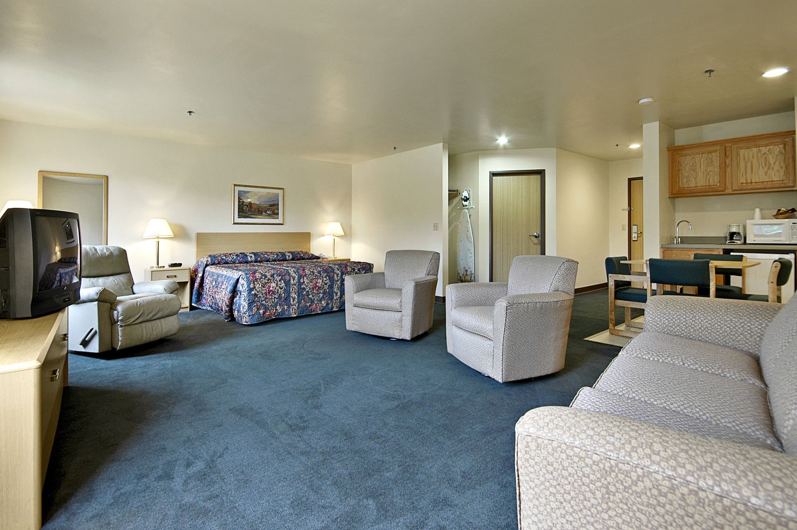 Kitchenette Suite