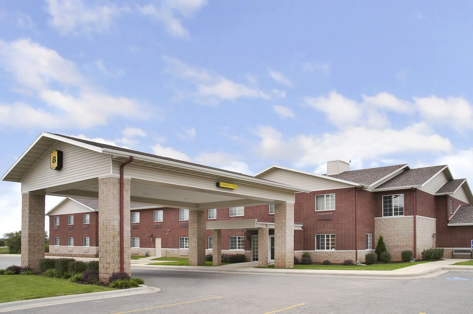 Welcome to the Super 8 Ava