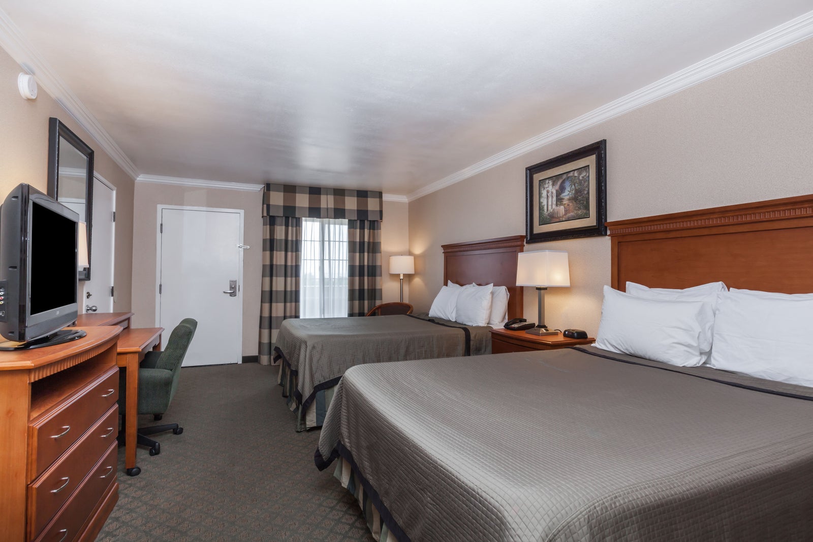 2 Queen Bed Room