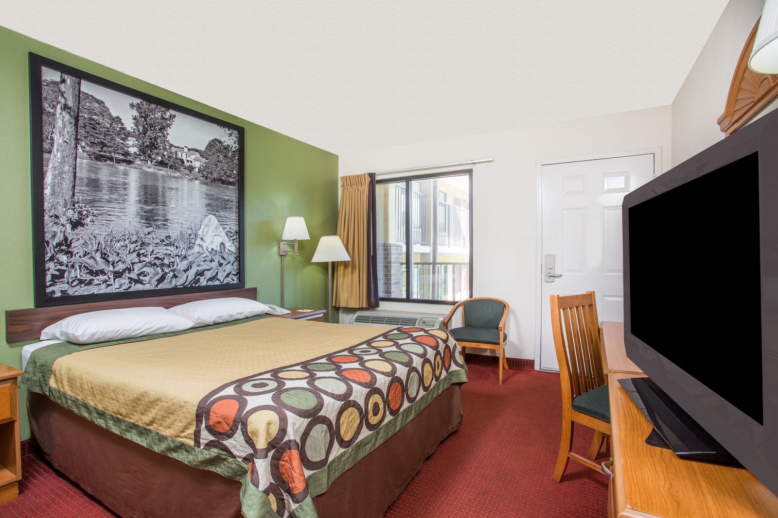 1 Queen Bed Room