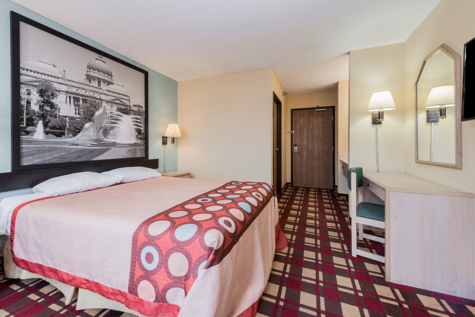 1 Queen Bed Room