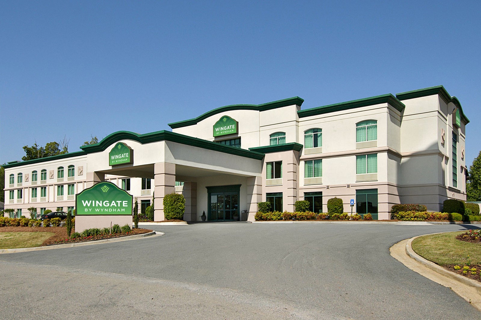 Exterior of Wingate by Wyndham Macon I-75 in Macon, Georgia