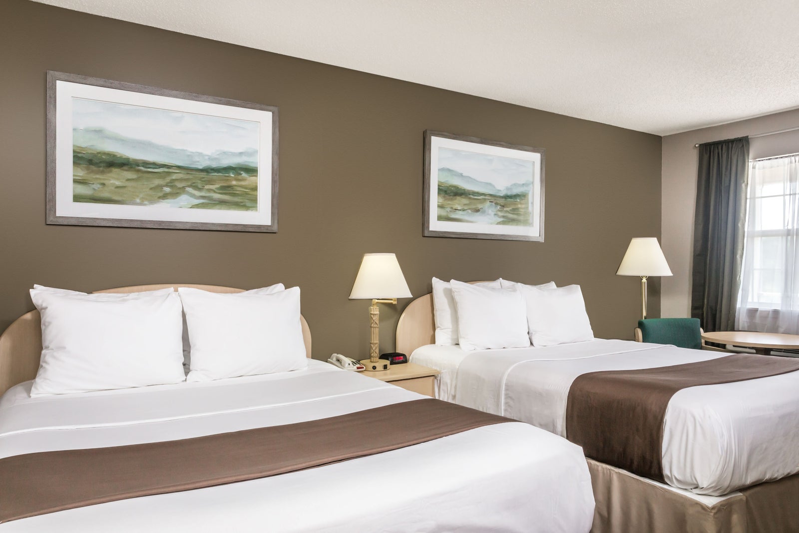 2 Queen Bed Room