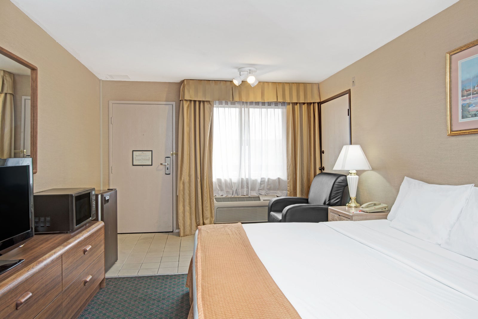 One King Bed Room