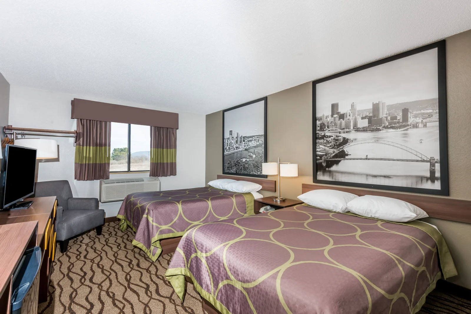 2 Double Beds Room