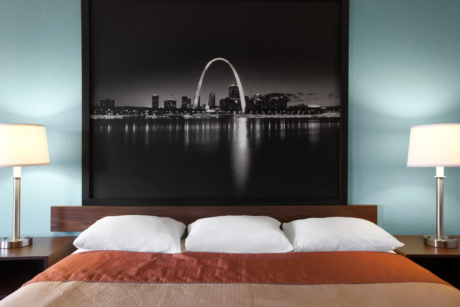 1 King Bed Suite