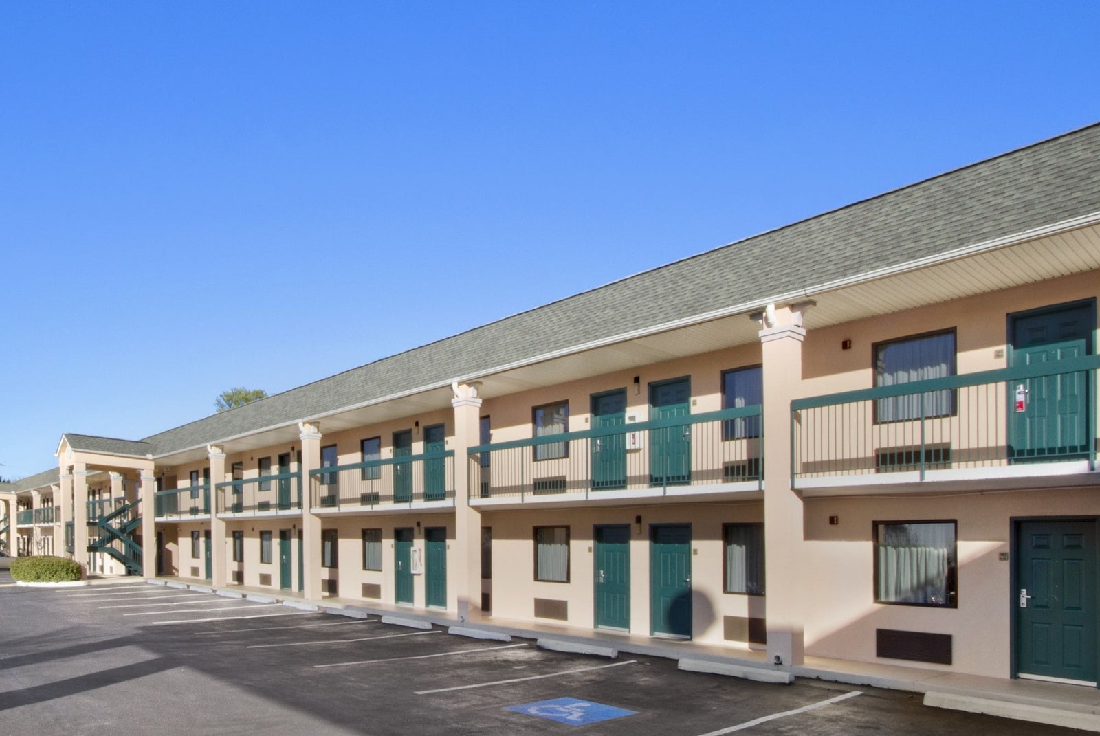 Welcome to the Ramada Limited Lexington/Columbia