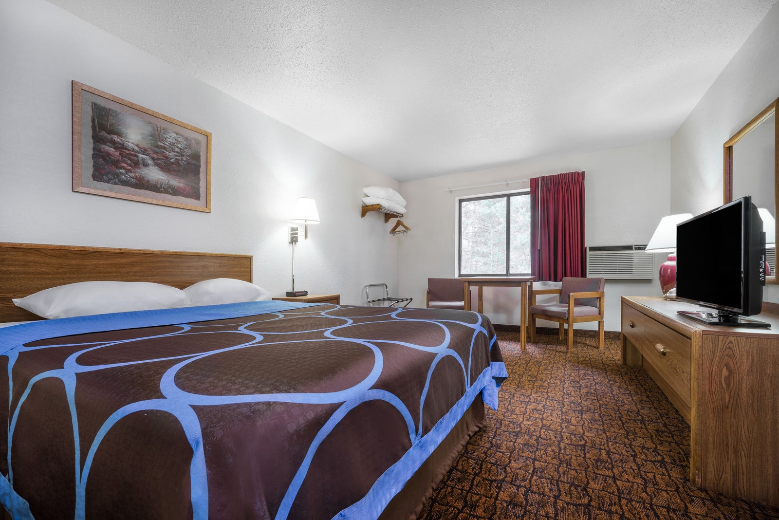 1 Queen Bed Room