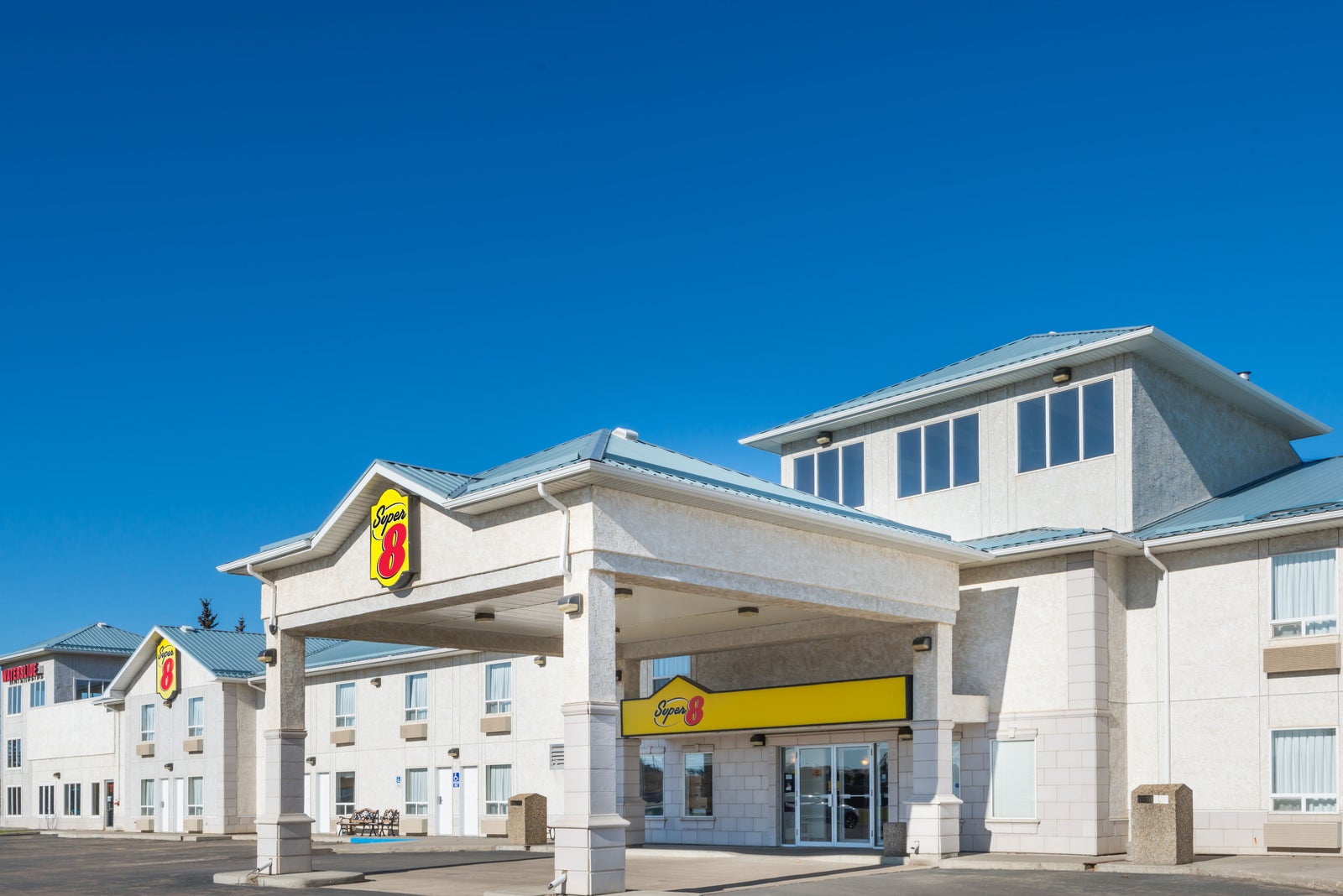 Welcome to the Super 8 Vermilion AB