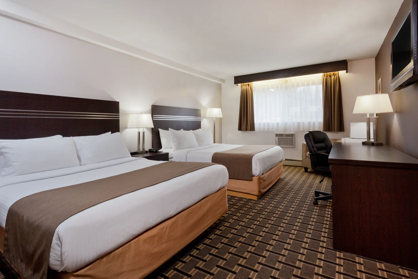 2 Queen Bed Room