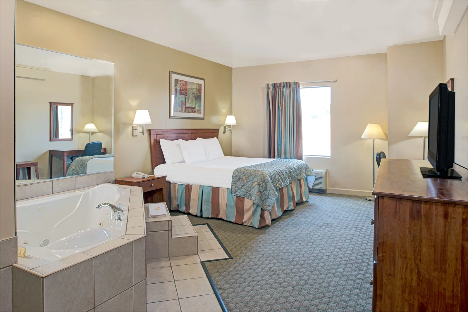 Jacuzzi Suite