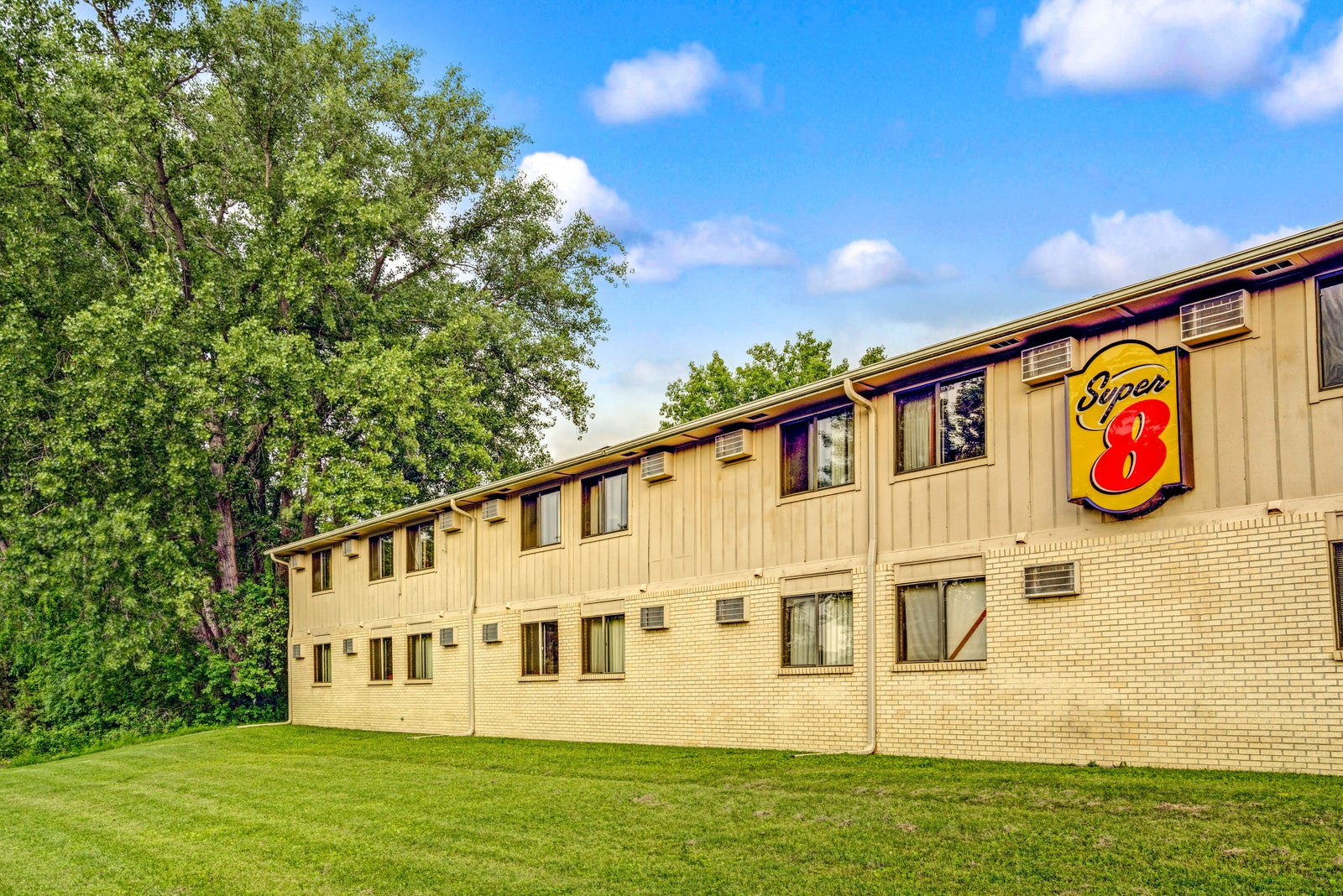 Super 8 Chaska