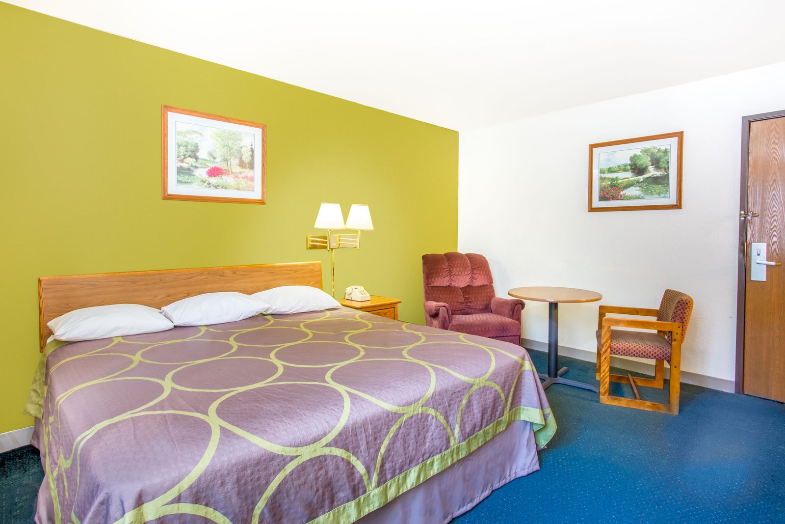 1 King Bed Room
