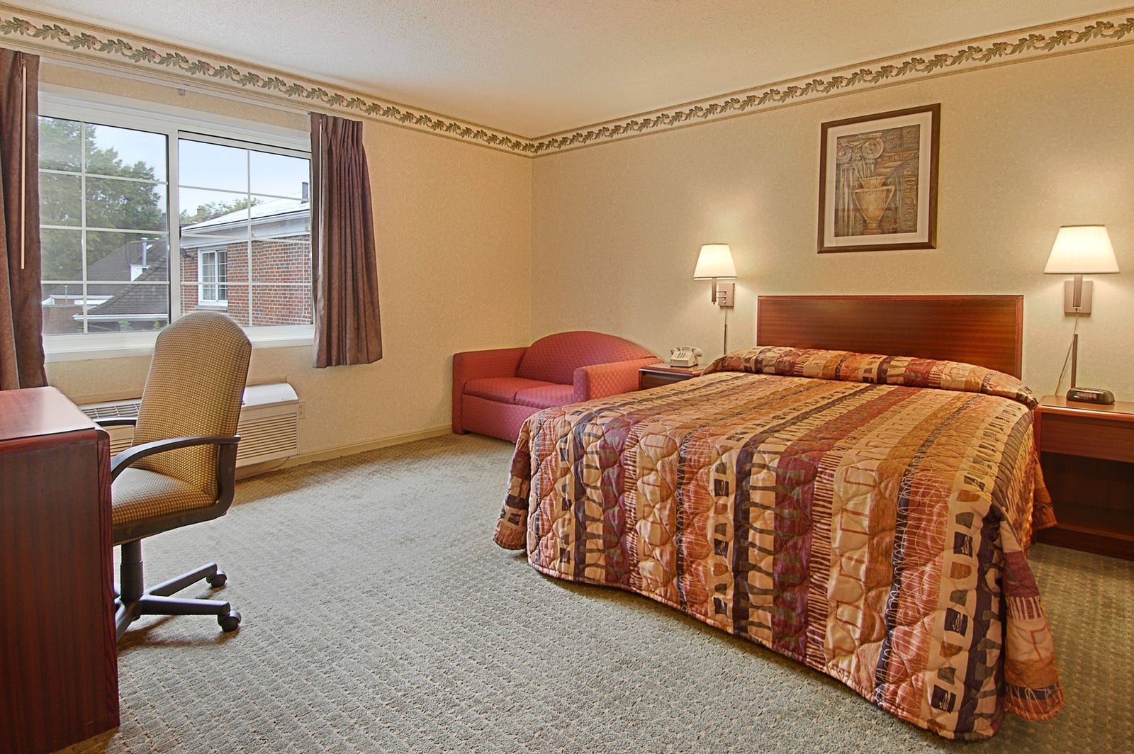 Standard 1 Queen Bed Room