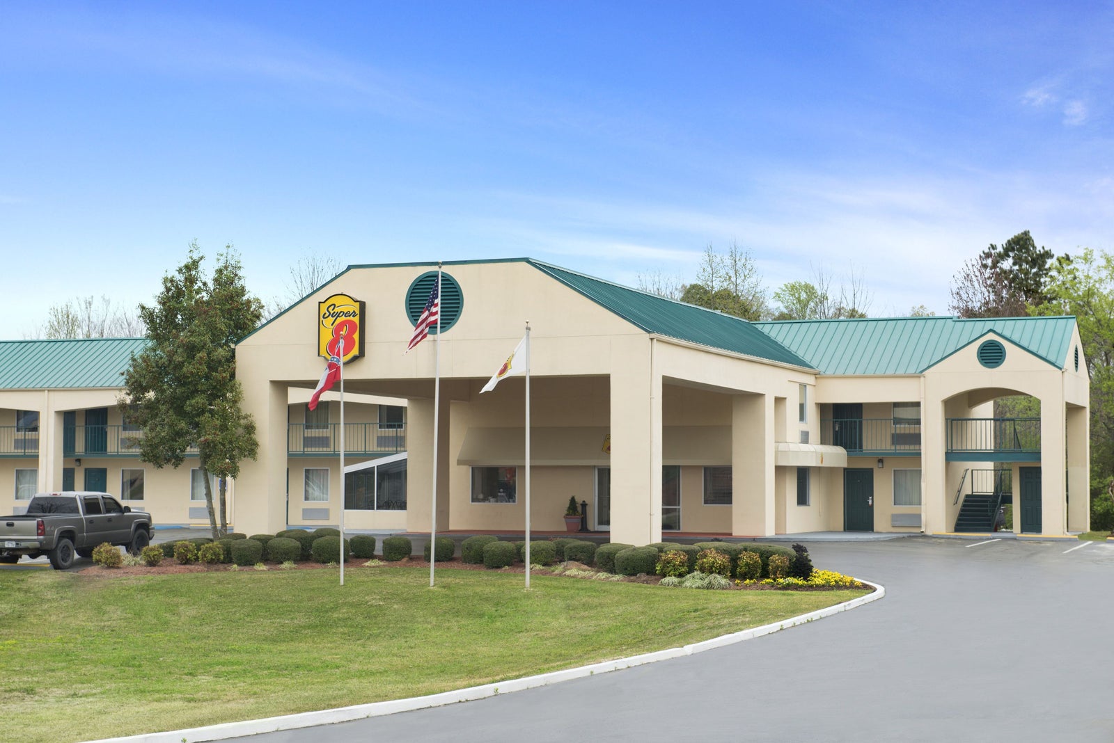 Welcome To Super 8 Meridan