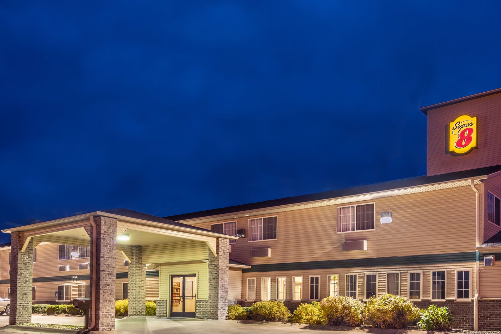 Super 8 Neillsville WI