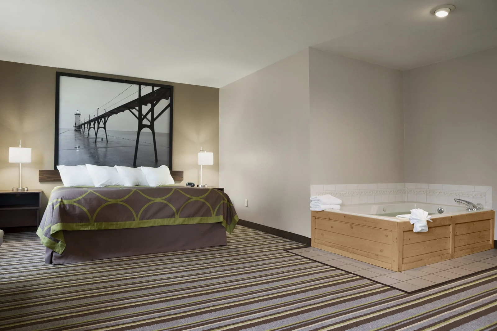 Jacuzzi King Bed Suite