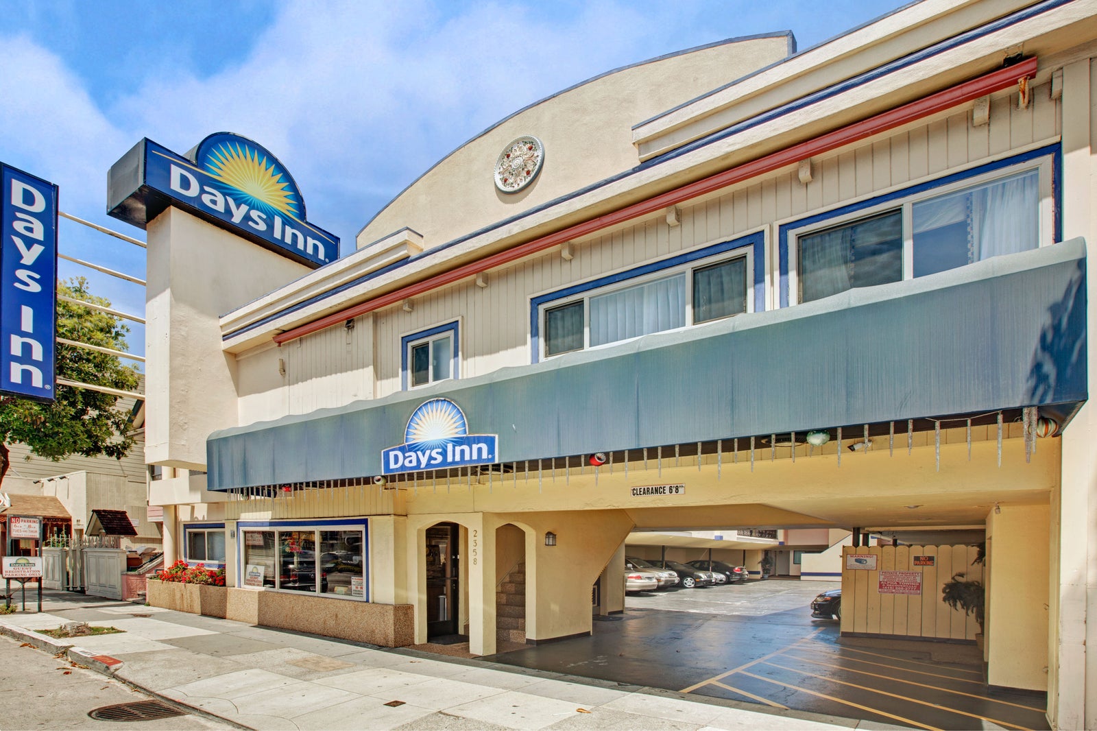 Welcome to the Days Inn San Francisco-Lombard