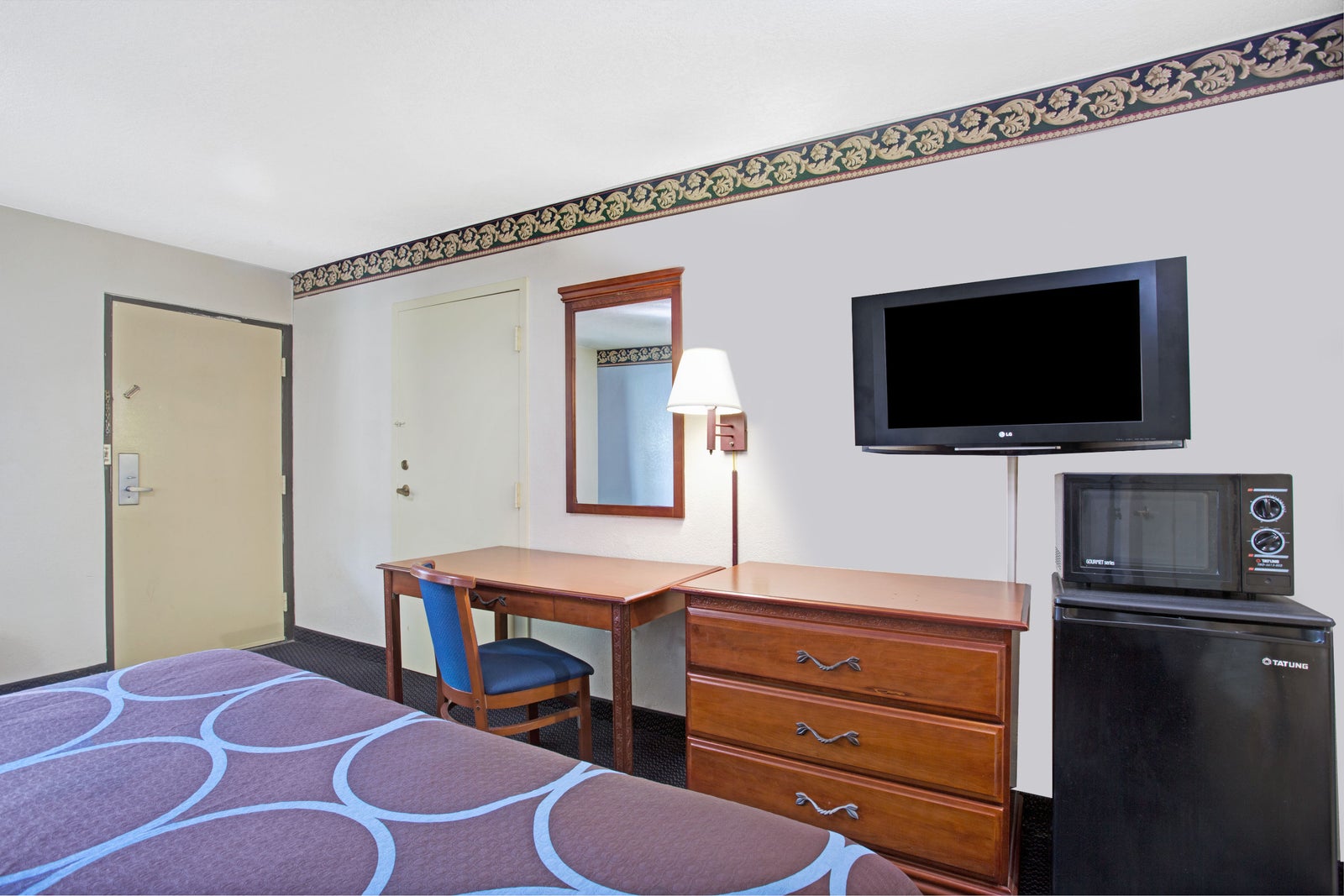 1 King Bed Room
