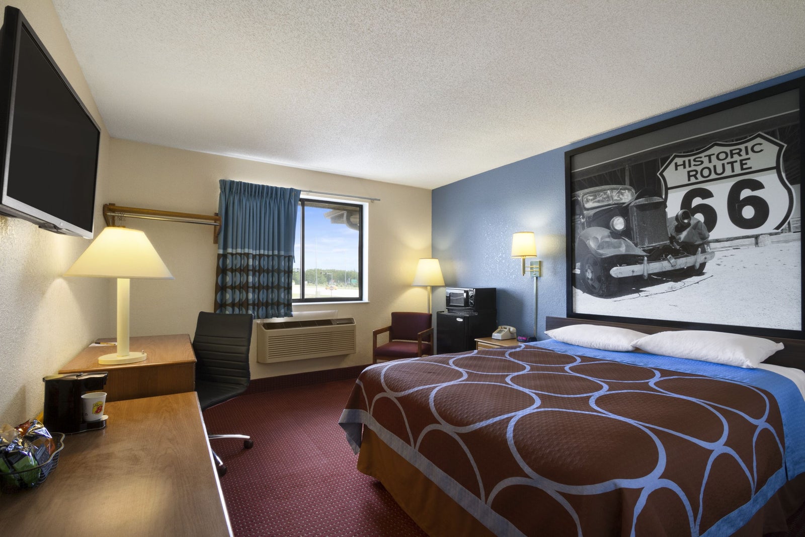 Queen Bed Room