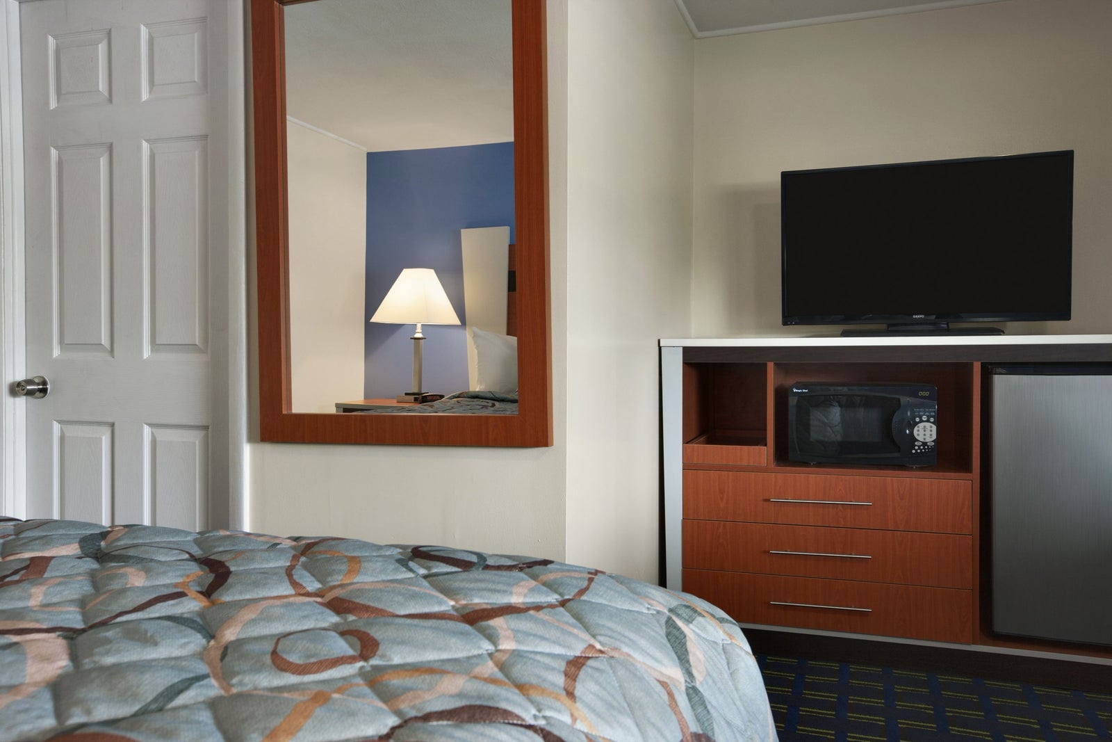 1 King Bed Room