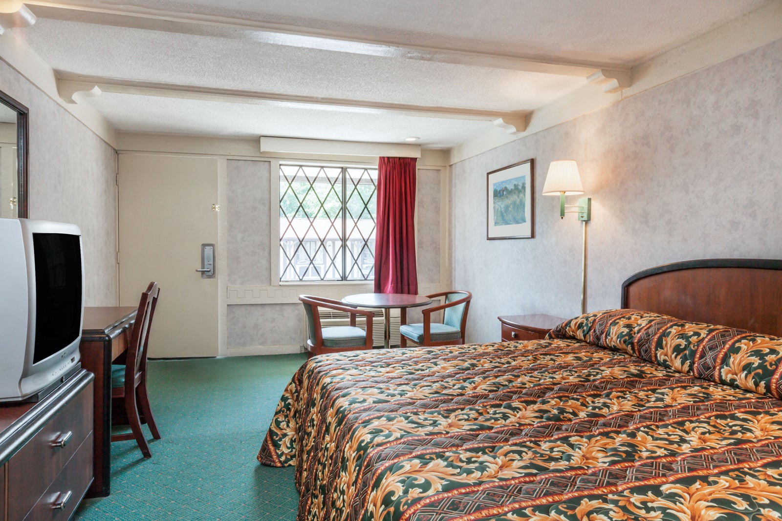 1 King Bed Room