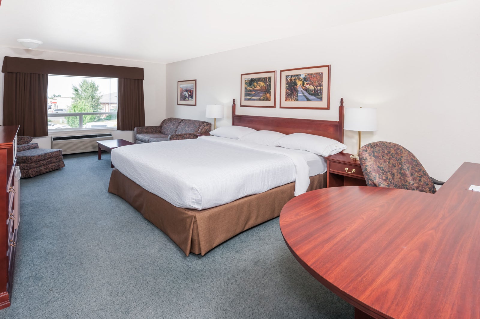 1 King Bed Room