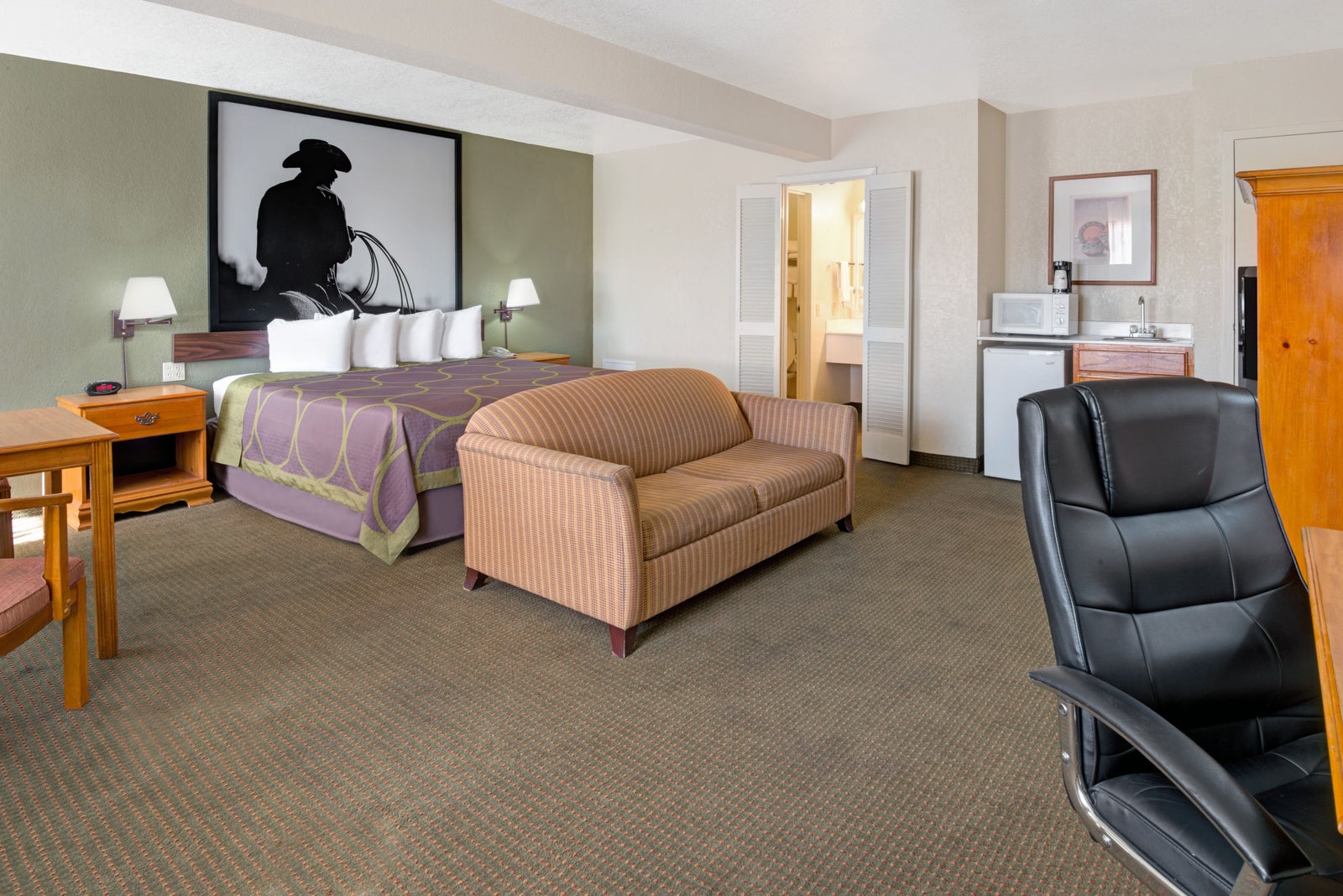 1 King Bed Room