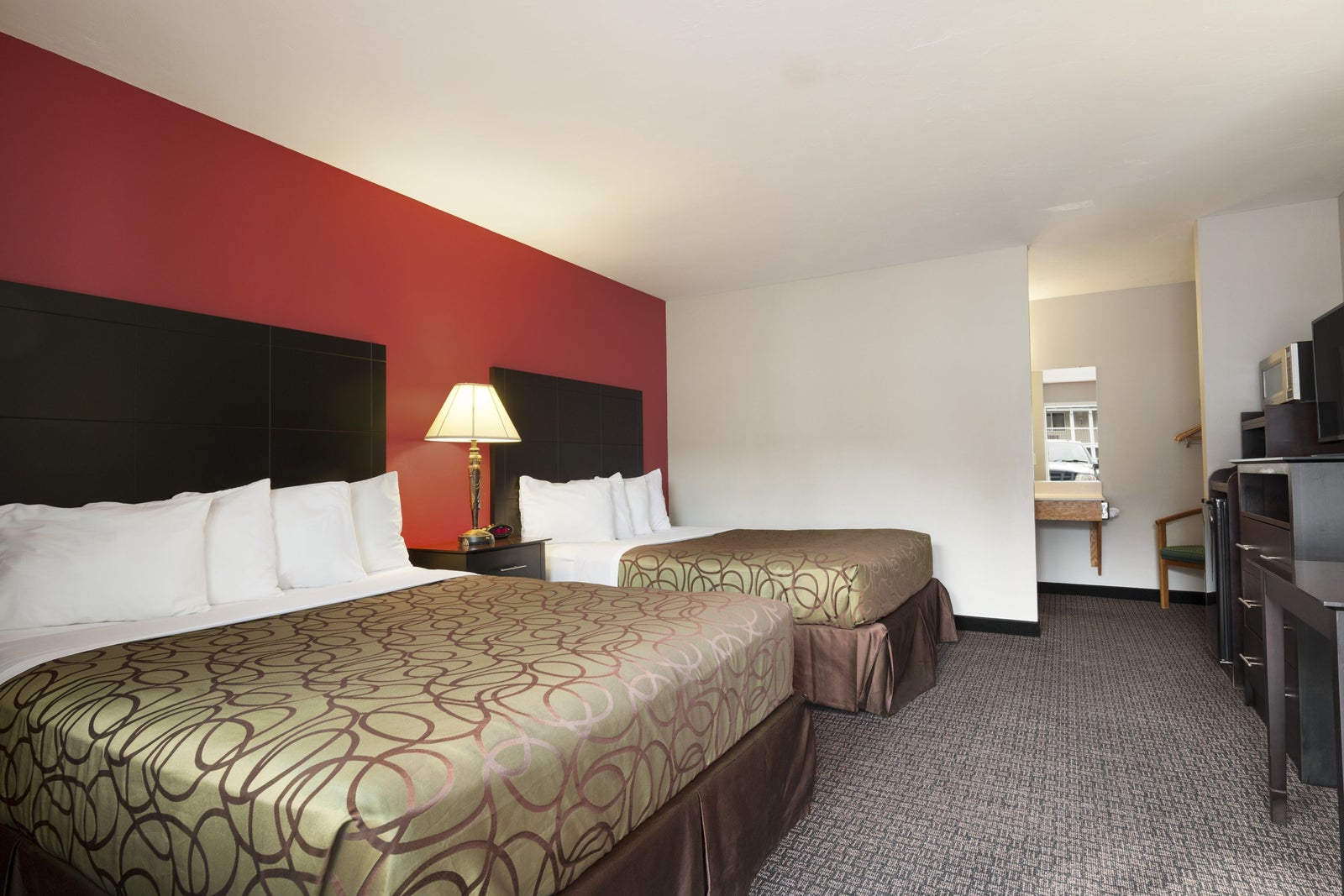 Upgraded 2 Queen Bed Room