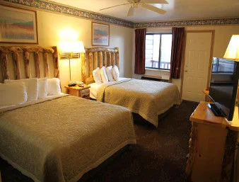 2 Queen Bed Room