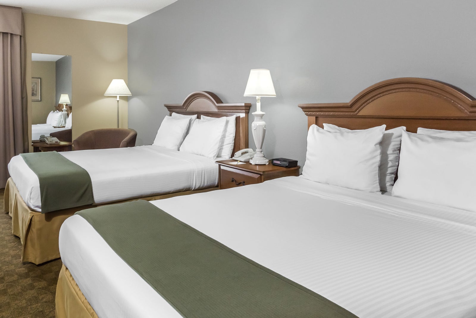 2 Queen Bed Room