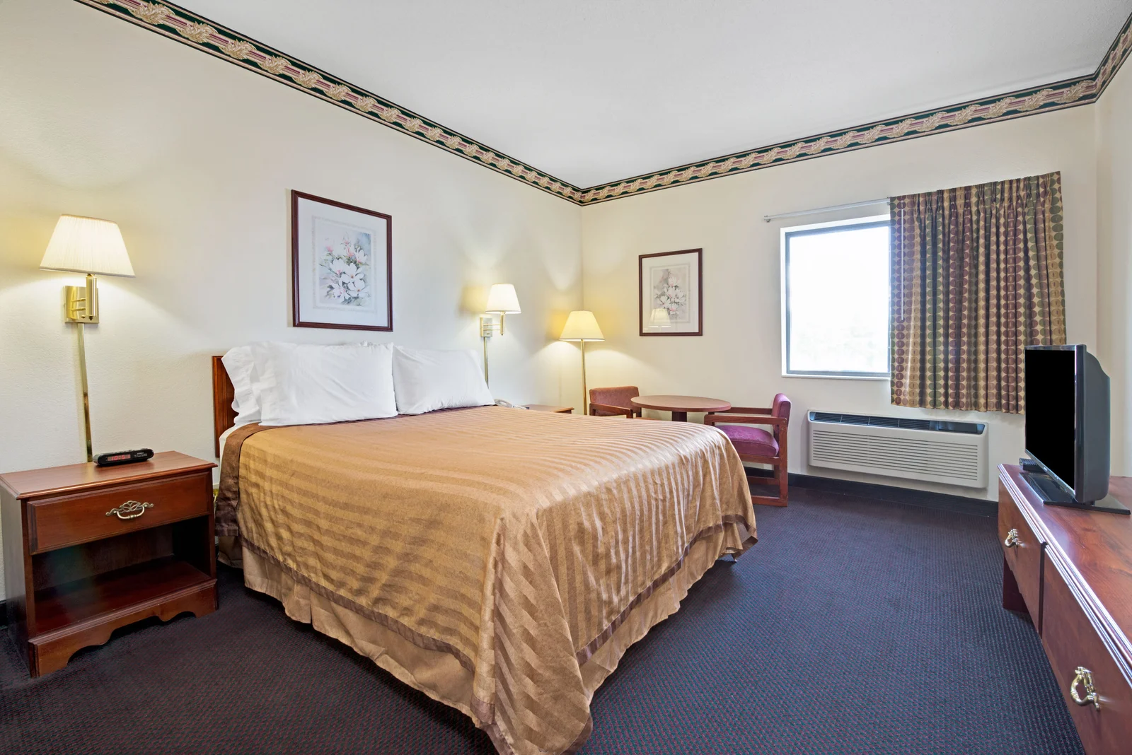 Accessible 1 Queen Room