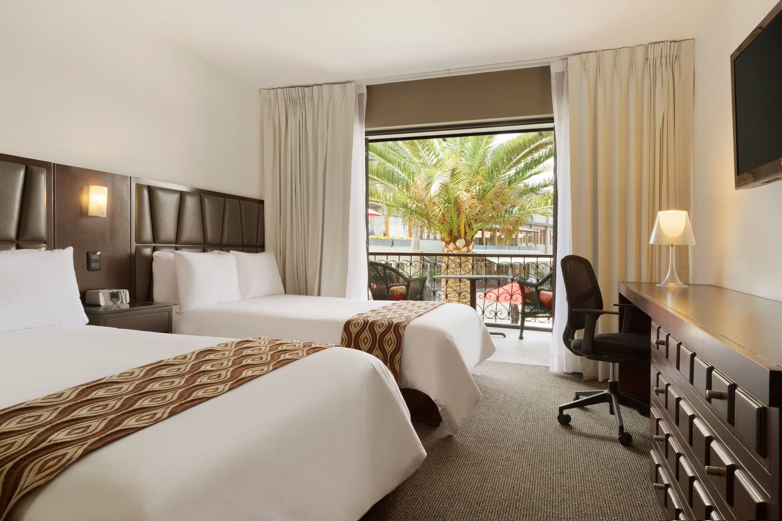 Guest room