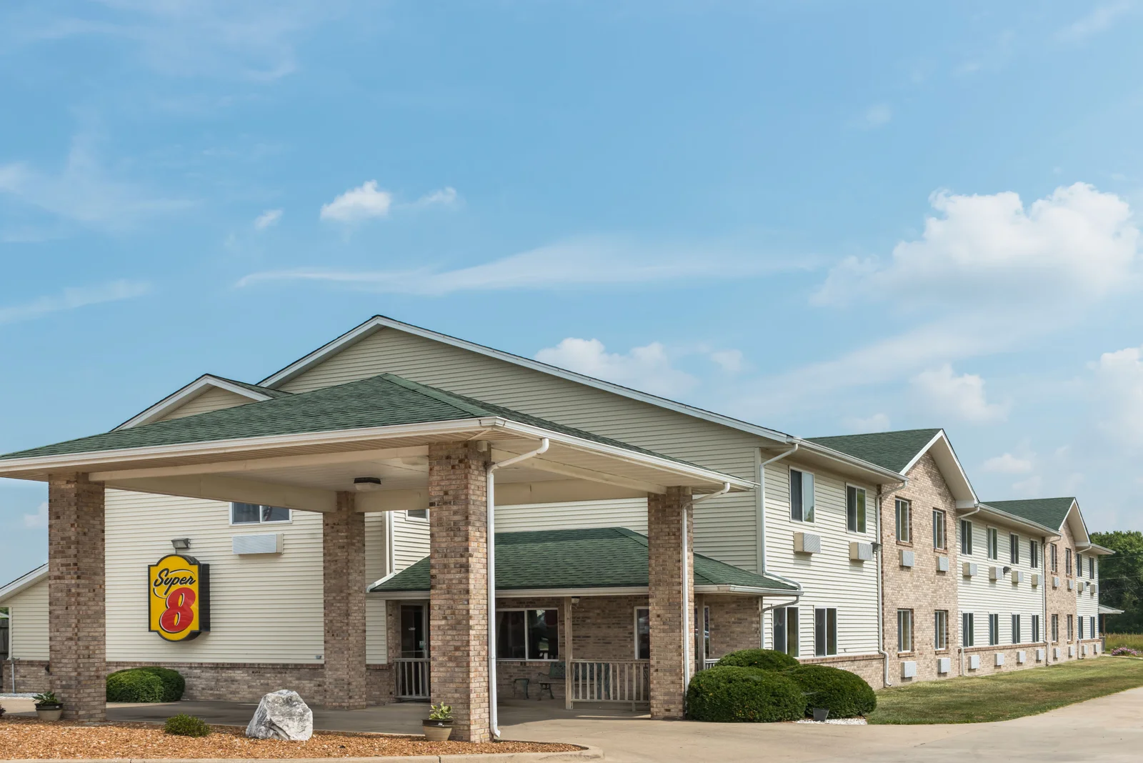 Welcome to the Super 8 Greenville