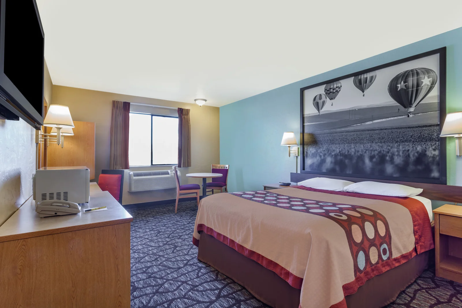 1 Queen Bed Suite