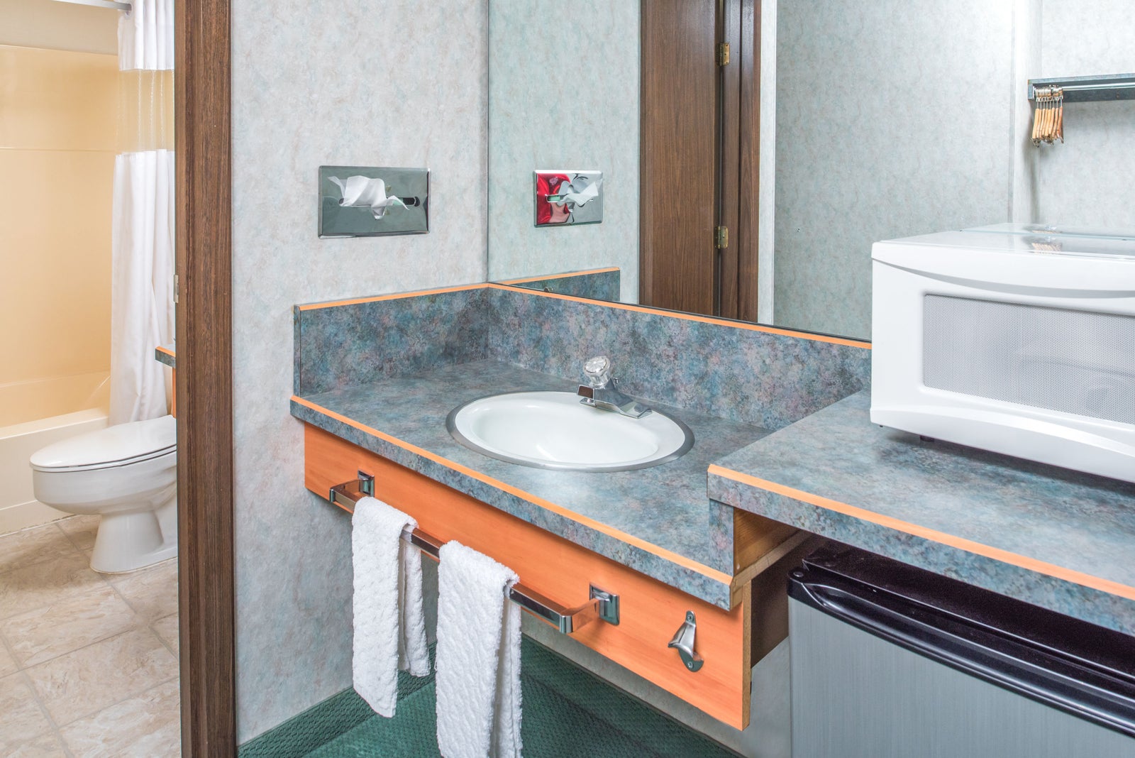 Suite Bathroom
