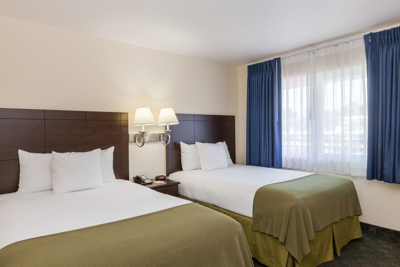 2 Double Bed Room