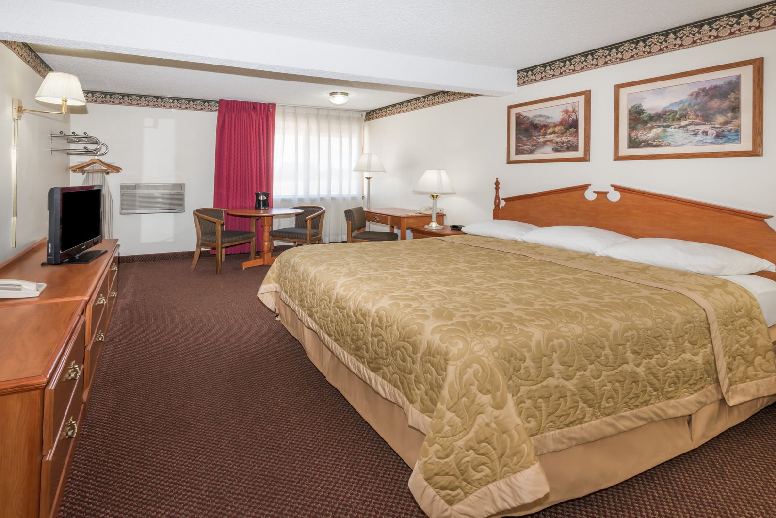 1 King Bed Room