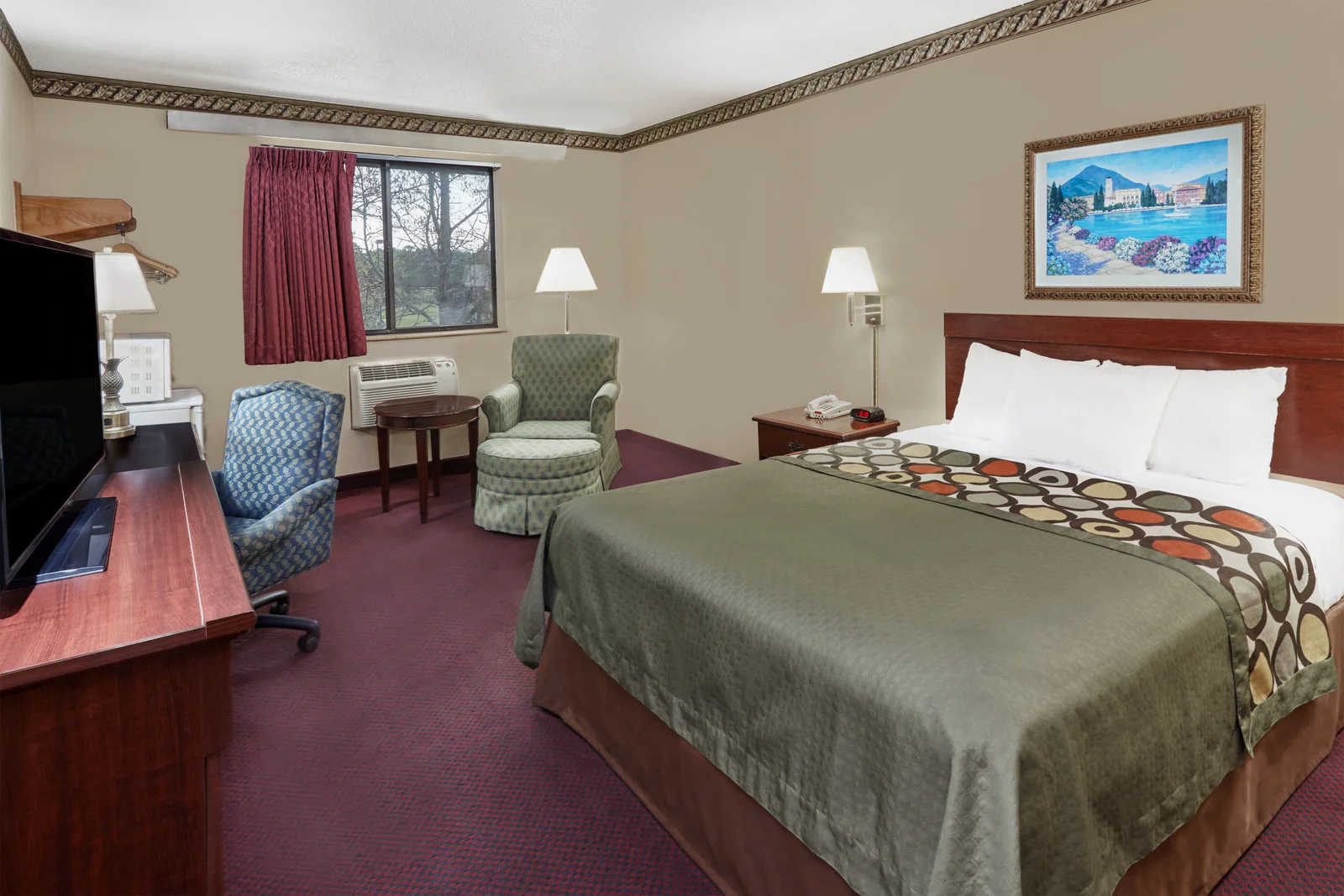 1 Queen Bed