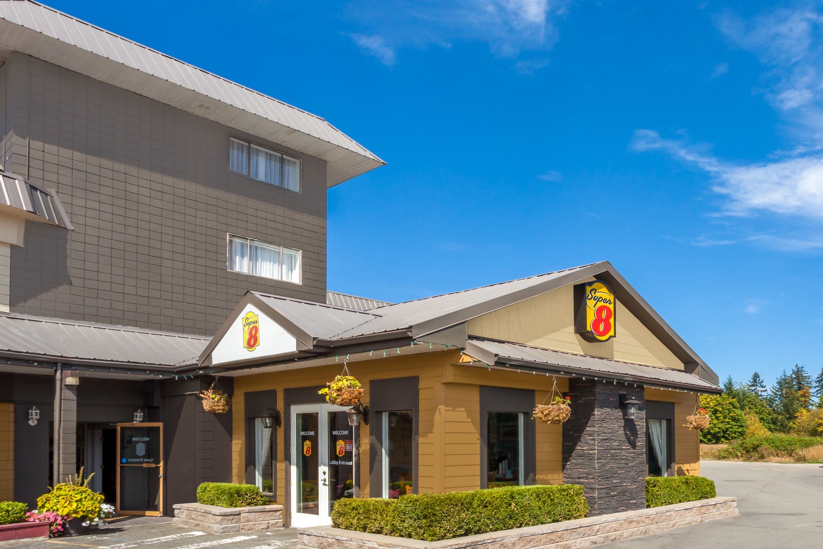 Welcome to the Super 8 Duncan
